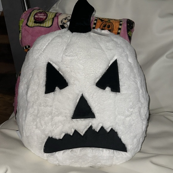 Peanuts Halloween Throw Set - Picture 2 of 5